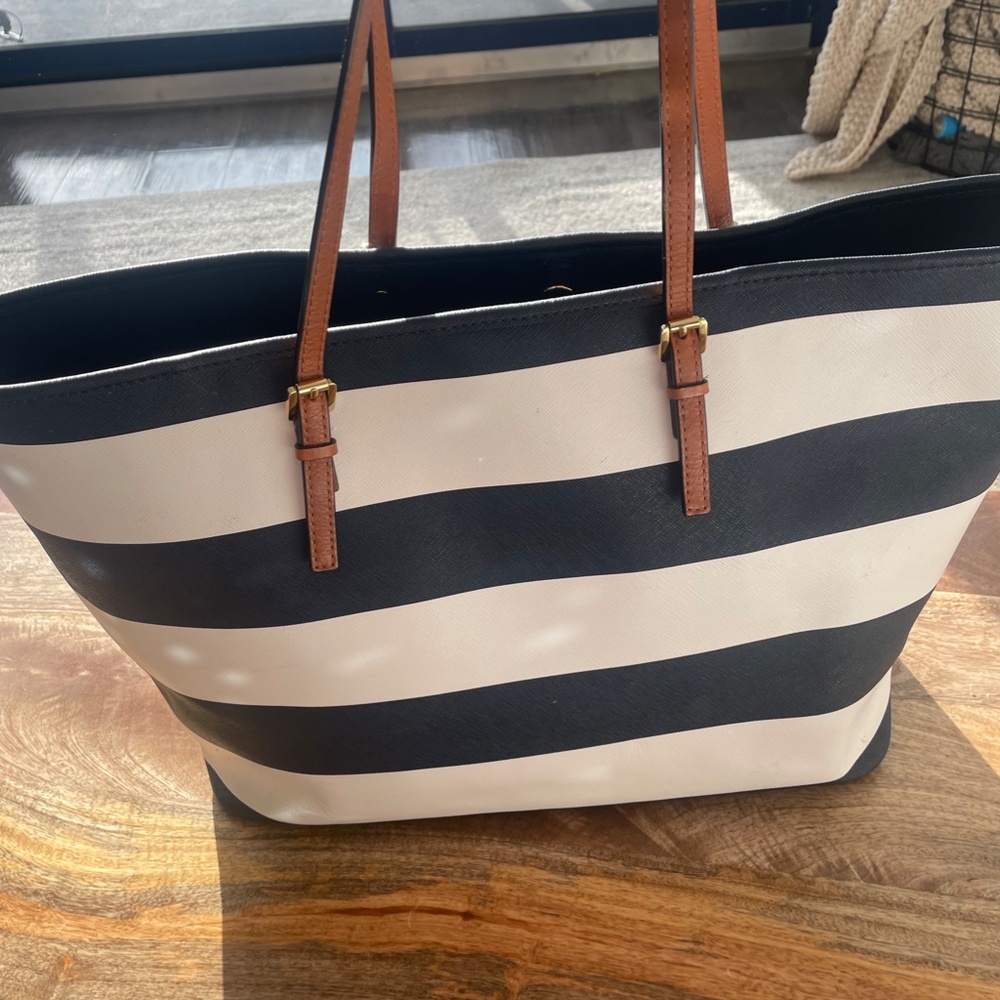 Michael Kors Jet Set Travel Stripe Tote - LARGE - Picture 4 of 6